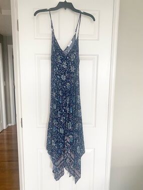 NWOT Navy Blue Floral V-Neck Handkerchief Hem Dress